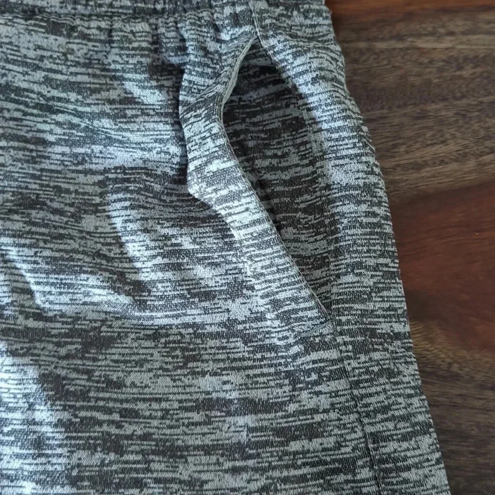 2 Boys Nike Thermal fit fleece pants